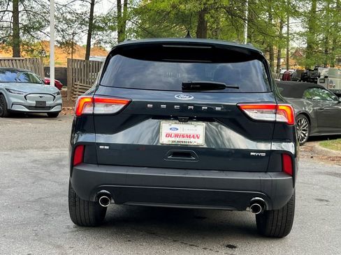 Used 2022 Ford Escape SE w/ SE Sport Appearance Package image 6