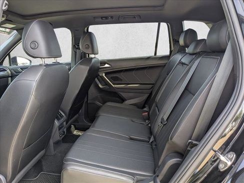 Used 2023 Volkswagen Tiguan SE R-Line image 19