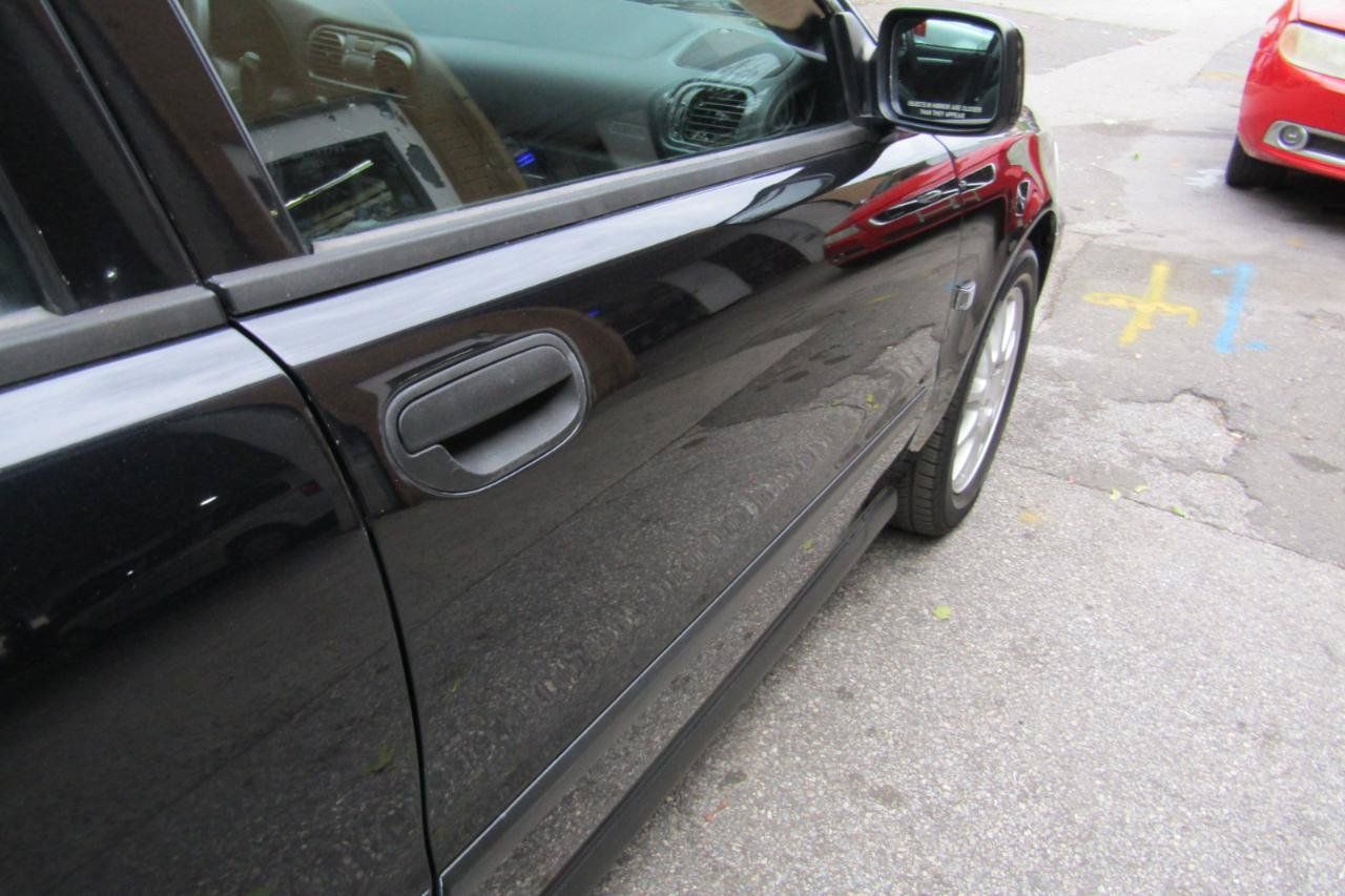 Used 2002 Volvo V40 FWD image 17