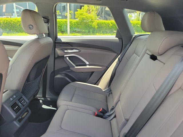 Certified 2025 Audi Q5 Premium w/ Convenience Package AWD/4WD image 11