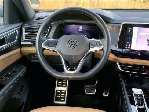 Used 2024 Volkswagen Atlas Cross Sport SEL R-Line image 5