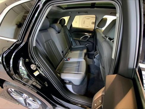 Used 2025 Audi Q5 Premium w/ Convenience Package AWD/4WD image 22