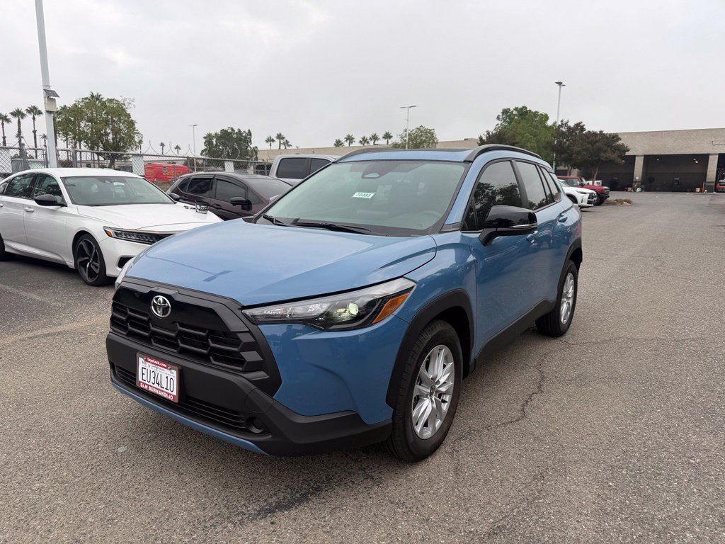 Used 2026 Toyota Corolla Cross LE w/ Moonroof Package FWD image 1