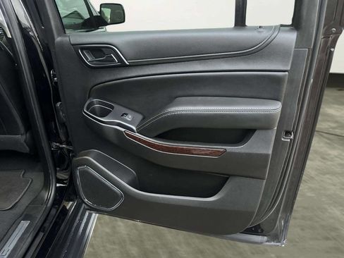 Used 2019 GMC Yukon XL SLT image 16