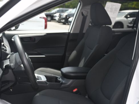 Used 2025 Toyota RAV4 LE AWD/4WD image 11