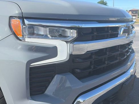 Used 2024 Chevrolet Silverado 1500 LT w/ Z71 Off-Road Package AWD/4WD image 12