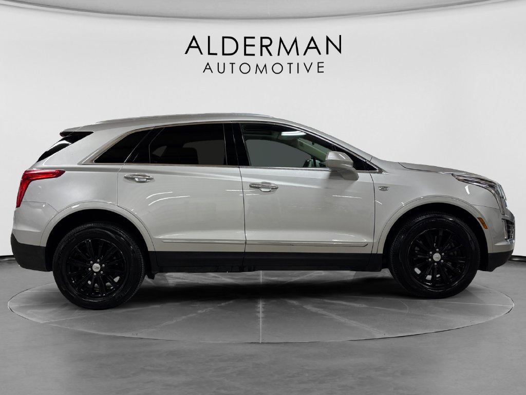 Used 2018 Cadillac XT5 Luxury w/ Driver Awareness Package FWD image 6