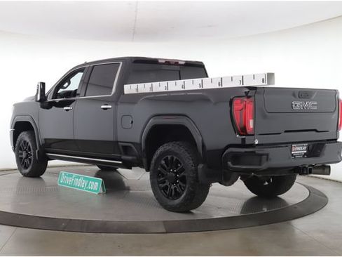 Used 2022 GMC Sierra 3500 Denali w/ Denali Black Diamond Edition AWD/4WD image 8