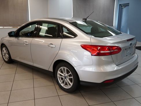Used 2018 Ford Focus SE FWD image 8
