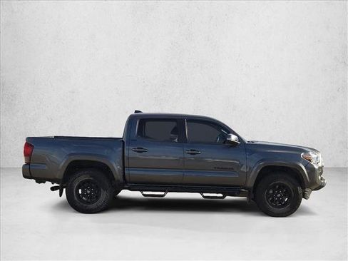 Used 2022 Toyota Tacoma SR5 image 4