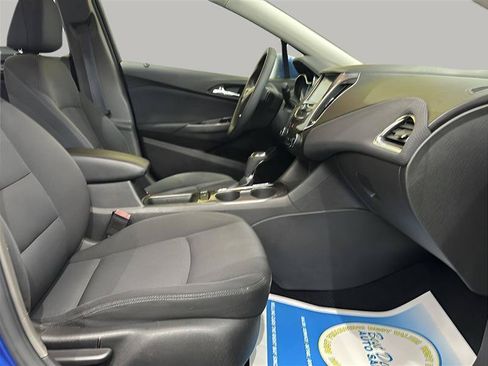 Used 2016 Chevrolet Cruze LT w/ Convenience Package FWD image 21
