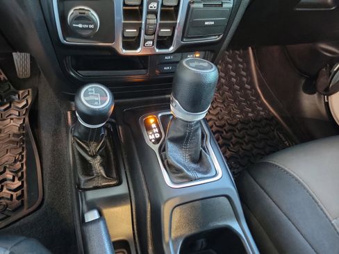 Used 2020 Jeep Wrangler Unlimited Sport image 13