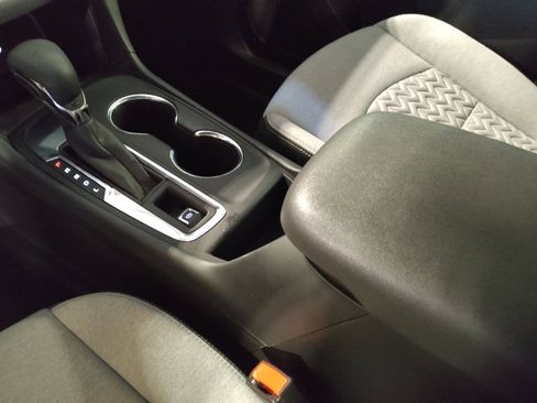 Used 2024 Chevrolet Equinox LS image 26