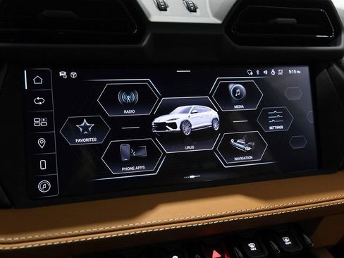 Used 2025 Lamborghini Urus SE image 34