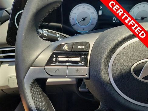 Used 2024 Hyundai Elantra Limited image 4