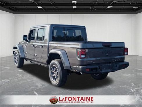 New 2025 Jeep Gladiator Sport image 3