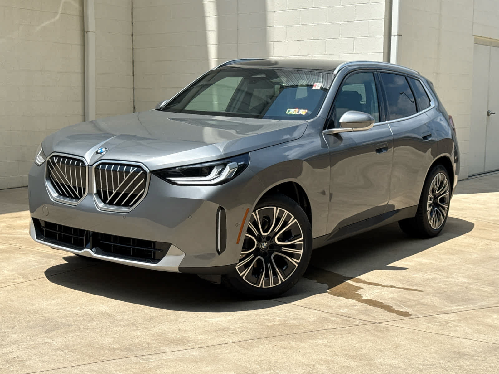 Used 2025 BMW X3 xDrive30i w/ Convenience Package AWD/4WD image 1