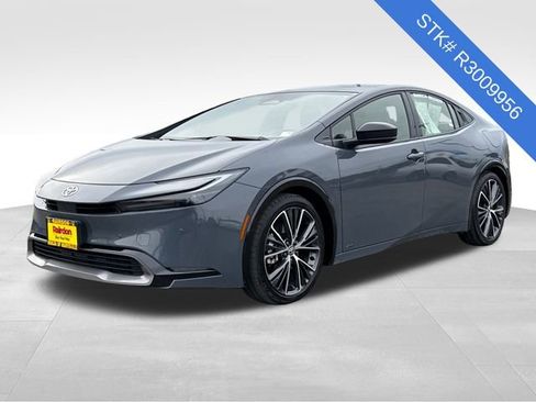 Used 2024 Toyota Prius XLE image 3
