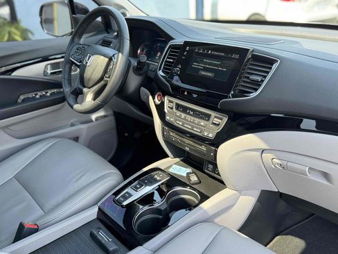 Used 2022 Honda Pilot Touring image 13