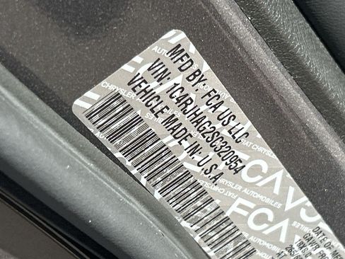 Used 2025 Jeep Grand Cherokee Altitude AWD/4WD image 28