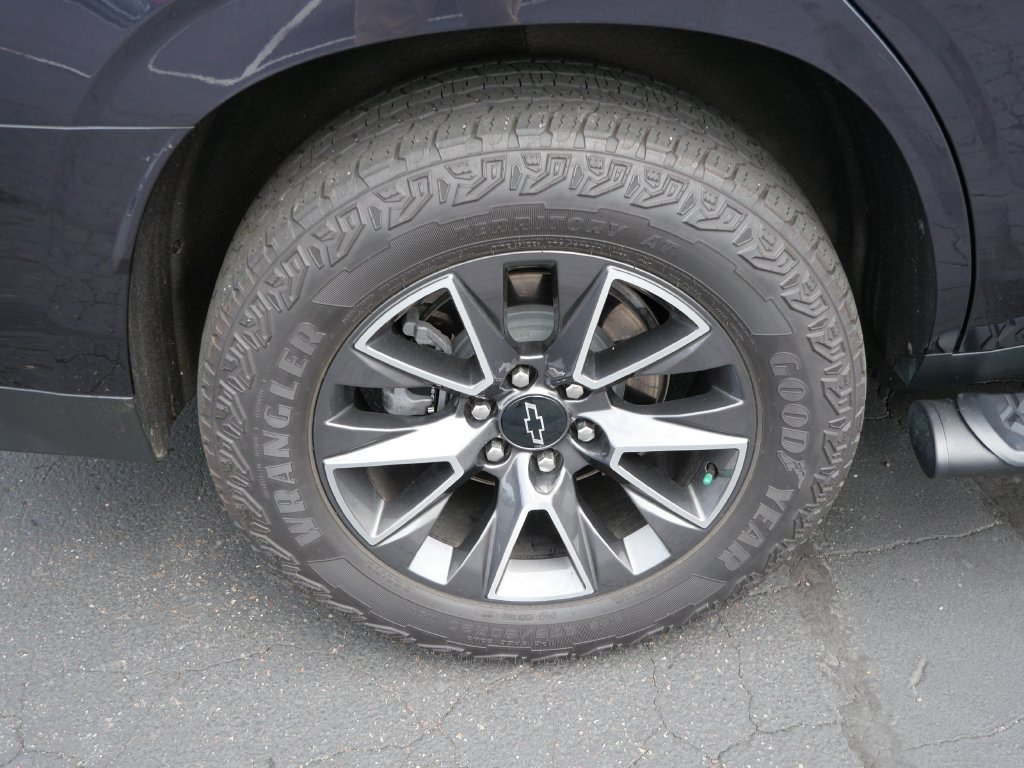 Used 2023 Chevrolet Tahoe Z71 w/ Z71 Off-Road Package AWD/4WD image 14
