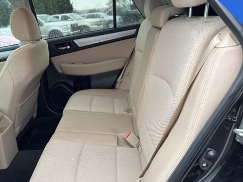 Used 2016 Subaru Outback 2.5i Premium image 9