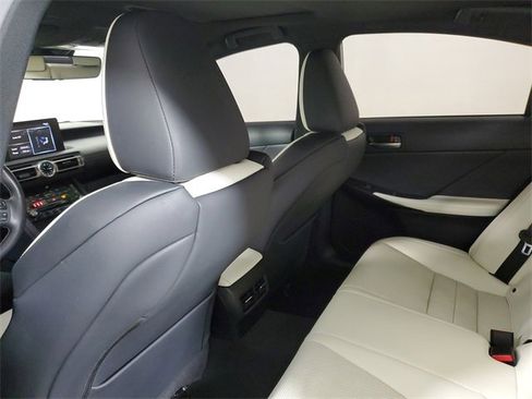 Used 2022 Lexus IS 350 F Sport image 10