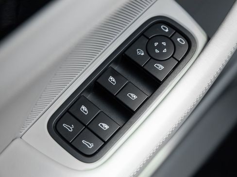 Certified 2023 Porsche Panamera 4S AWD/4WD image 19