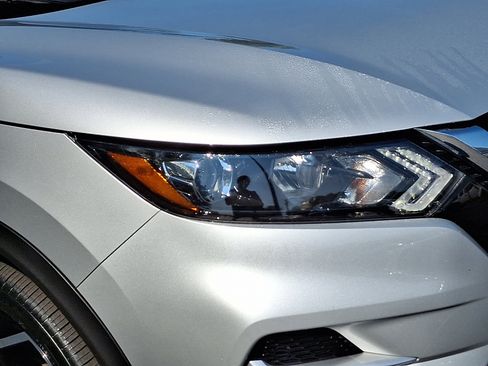 Certified 2022 Nissan Rogue Sport SL image 9