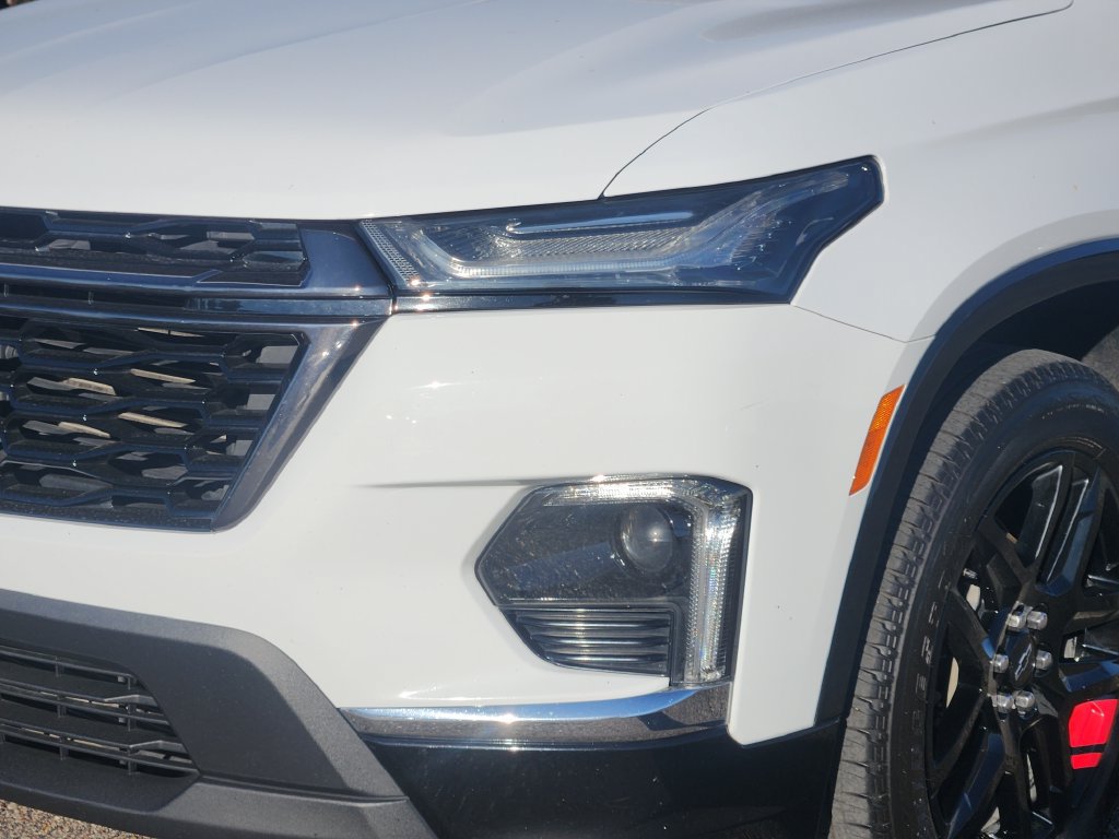 Used 2023 Chevrolet Traverse Premier w/ Redline Edition FWD image 7