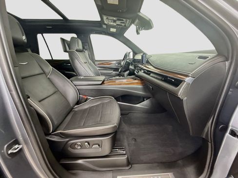 Used 2021 Cadillac Escalade Premium Luxury w/ Driver Assist Tech Package AWD/4WD image 34