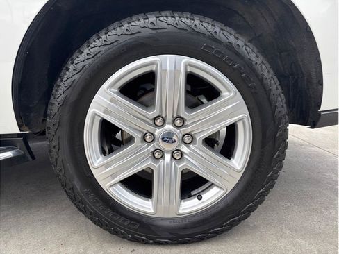 Used 2020 Ford Expedition XLT w/ Equipment Group 202A AWD/4WD image 13
