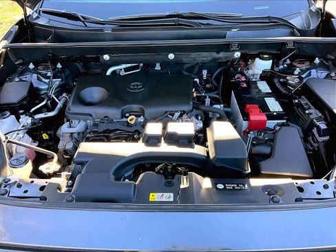 Used 2022 Toyota RAV4 XLE image 30