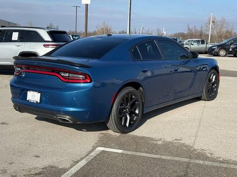 Used 2022 Dodge Charger SXT w/ Blacktop Package image 3