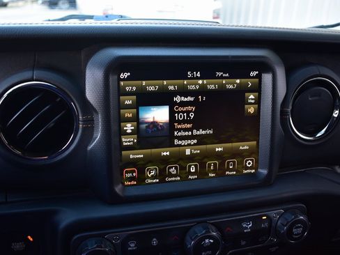 Used 2022 Jeep Wrangler Unlimited Sahara image 47