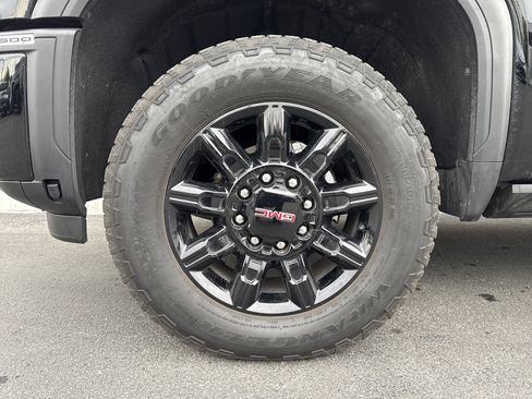 Used 2025 GMC Sierra 2500 AT4 w/ AT4 Premium Plus Package image 6