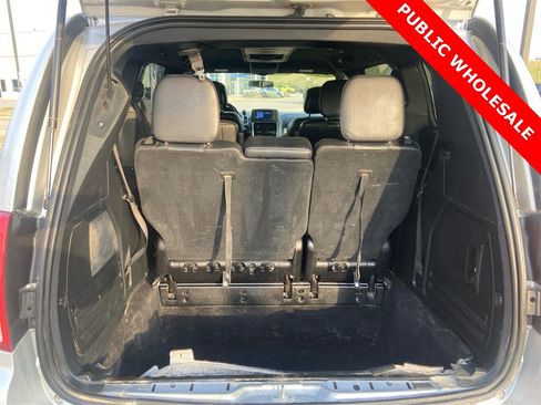 Used 2012 Dodge Grand Caravan R/T image 29