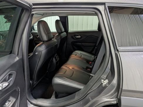 Used 2022 Jeep Cherokee Trailhawk w/ Premium Leather Package image 9