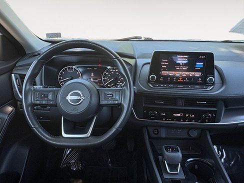 Used 2024 Nissan Rogue SV w/ SV Premium Package FWD image 2