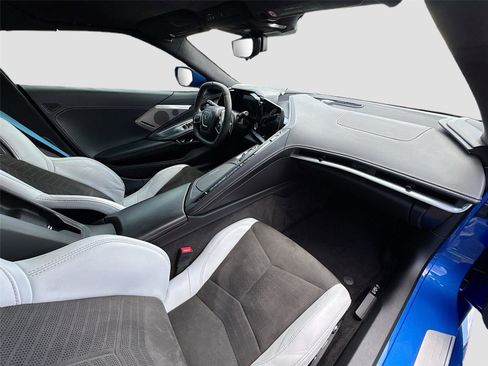 Used 2023 Chevrolet Corvette Stingray Premium Conv w/ Z51 Performance Package image 11