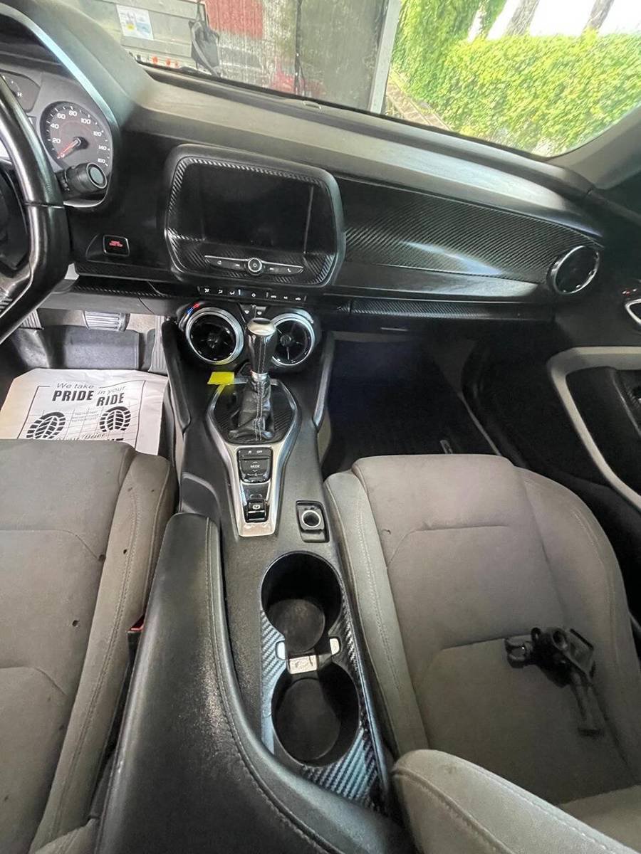 Used 2020 Chevrolet Camaro LT RWD image 5