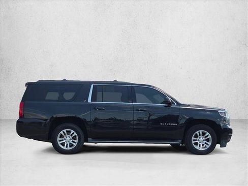 Used 2015 Chevrolet Suburban LT w/ Luxury Package AWD/4WD image 4