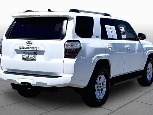 Used 2022 Toyota 4Runner SR5 Premium w/ Moonroof Package RWD image 12