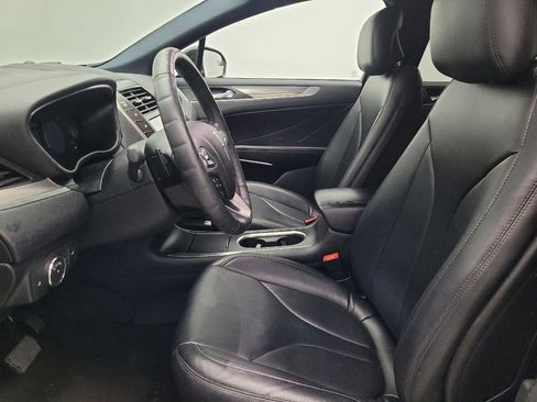 Used 2019 Lincoln MKC Premiere image 17