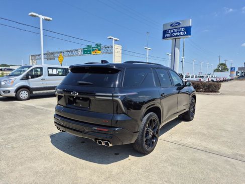 Used 2024 Chevrolet Traverse RS w/ LPO, Floor Liner Package FWD image 17