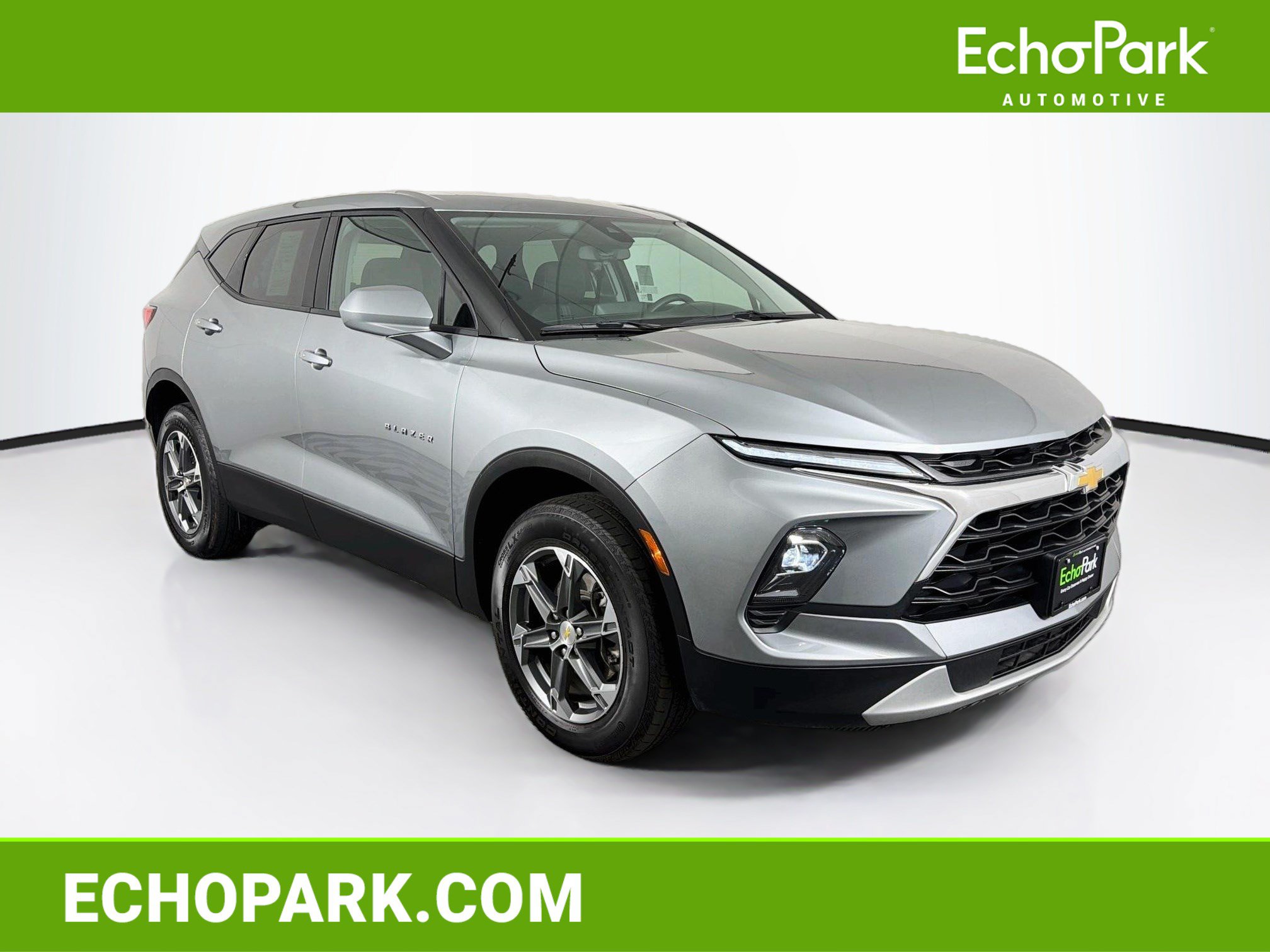 Used 2025 Chevrolet Blazer LT FWD image 1