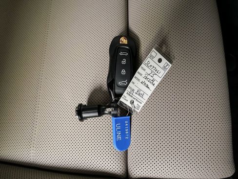 Used 2025 Porsche Macan Electric RWD image 27