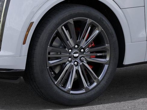 New 2026 Cadillac Lyriq V w/ LPO, Floor Liner Package AWD/4WD image 9