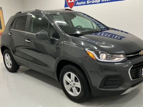 Used 2018 Chevrolet Trax LT w/ LT Convenience Package AWD/4WD image 3