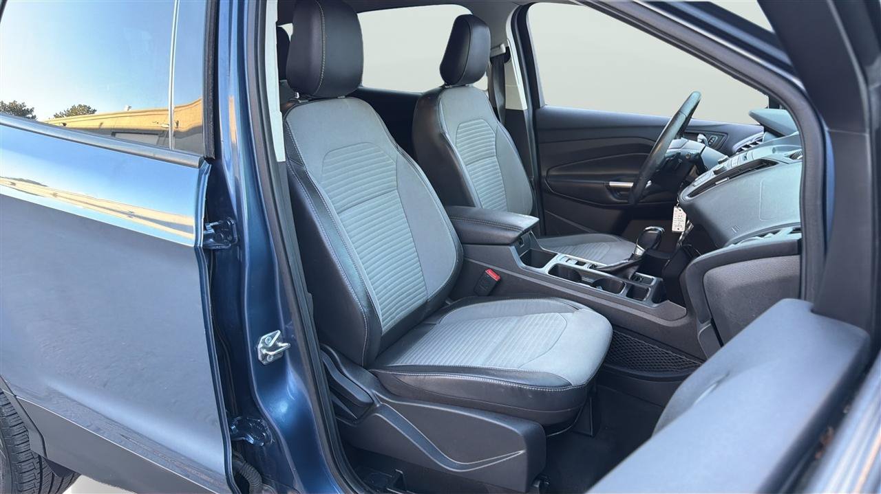 Used 2018 Ford Escape SE w/ SE Sport Appearance Package AWD/4WD image 14